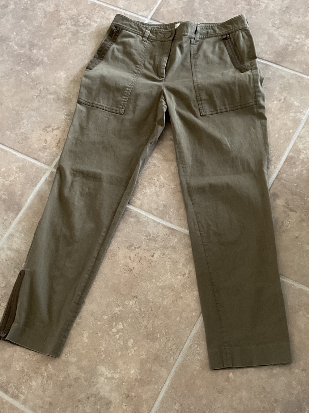 MICHAEL Kors green pants, zipper detail, fading in one spot-see closeup, size 6